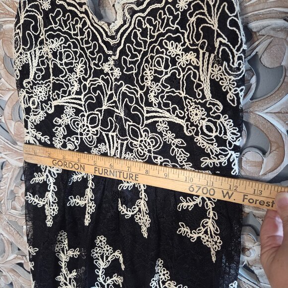 Express Dress Black cream lace floral embroidery XS NWT's - Picture 5 of 9